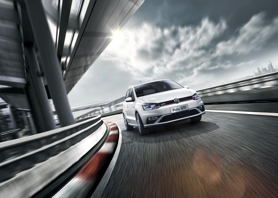  Volkswagen Polo GTi 2015 года  (CN) (фото 7 из 11)